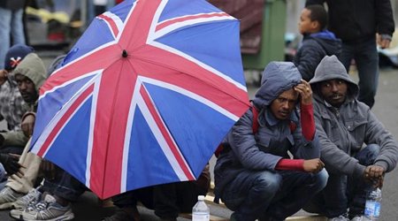 Böyük Britaniyada qanunsuz miqrantların daimi qalma qaydaları sərtləşdirilir