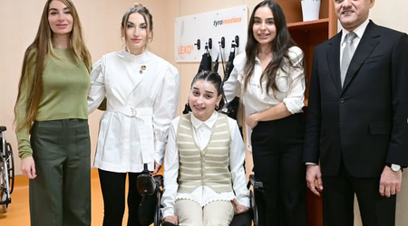 Leyla, Arzu and Alena Aliyeva review technological upgrades at Yeni Klinika