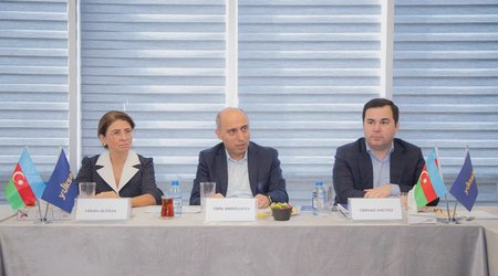 Emin Əmrullayev beşinci "Yüksəliş" müsabiqəsinin qalibləri ilə görüşüb