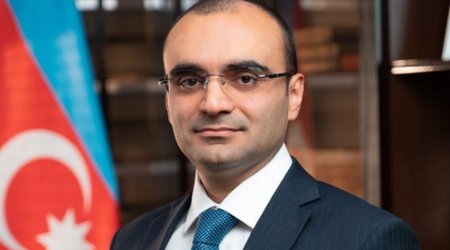 Yeni icra başçısı köməkçisiniişdən çıxarıb