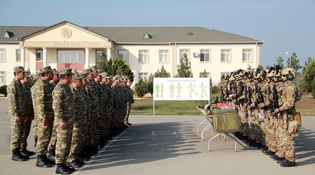 Hərbi vəzifəlilərlə təlim toplanışı keçirilib