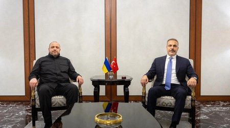 Фидан встретился с Умеровым в Брюсселе