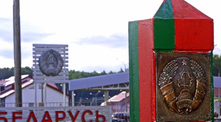 Лукашенко выставил войска на границе с Украиной