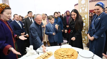 Leyla Əliyeva Türkmənistan milli mətbəxinə həsr olunan sərgidə iştirak edib