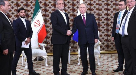 Пезешкиан и Путин встретятся в Туркменистане
