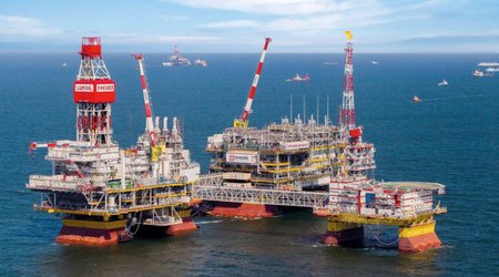 Украина впервые ударила по российской нефтеплатформе в Каспии