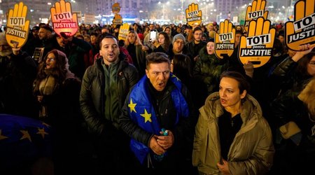 Румыны вышли на улицы против судебной коррупции