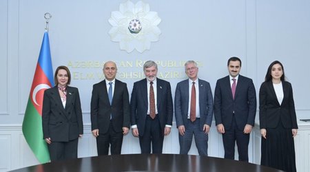 Əmrullayev Böyük Britaniyanın Lordlar Palatasının üzvü ilə görüşüb