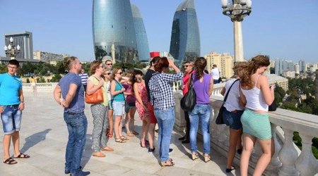2025-ci ilin 11 ayında Azərbaycana gələn və gedənlərin sayı açıqlanıb
