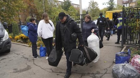 Угроза атак: жителей Сумщины эвакуируют на бронетехнике