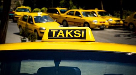 Bakıda taksi buraxılış vəsiqəsinin alınması üçün son müddət açıqlanıb