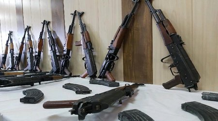 Azərbaycanda silah alveri edən cinayətkar dəstənin üzvləri tutulub