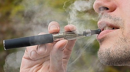 Elektron siqaretin qadağası ilə bağlı qanun təsdiqləndi