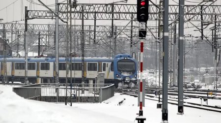 В Польше из-за непогоды и технических проблем произошли перебои в движении поездов