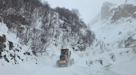 Türkiyədə 3 nəfər qar uçqununa düşüb, axtarış aparılır