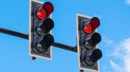 Paytaxtda bir sıra ərazilərdə yeni svetoforlar quraşdırılıb