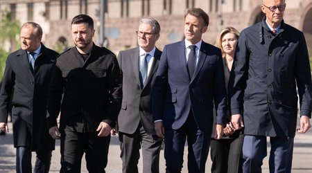 В Париже проходит саммит «коалиции желающих»