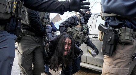 Minneapolis confronts federal forces