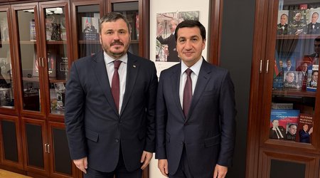 Hikmət Hacıyev Ukrayna səfiri ilə görüşüb