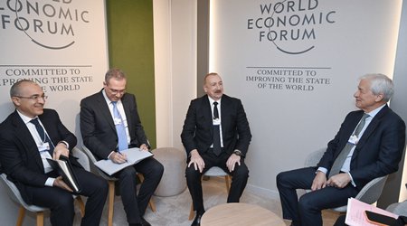 Əliyev Davosda “J.P. Morgan”ın baş icraçı direktoru Ceymi Daymonla görüşüb