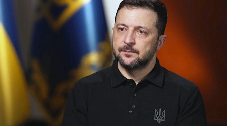 Zelenski hələlik Ukraynada qaldığını, Davosa getmədiyini bildirib