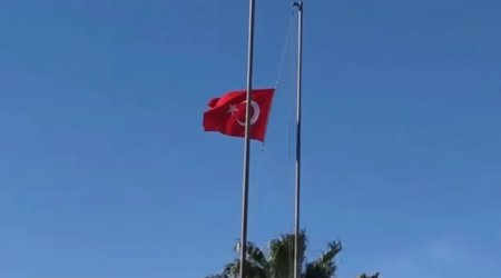 Suriyalılardan Türkiyə bayrağına hörmətsizlik