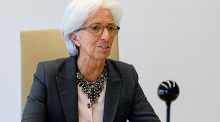 Laqard: Dünya iqtisadiyyatı yeni risklərlə üz-üzədir
