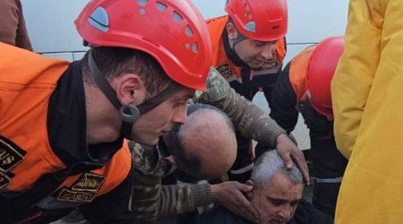 Təmir zamanı avtobusun altında qalan kişi belə xilas edildi