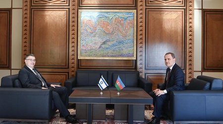 Bayramovun israilli həmkarı ilə görüşü başlayıb