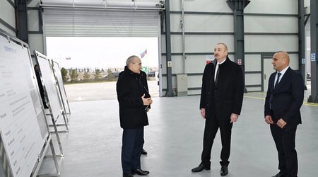 İlham Əliyev Sumqayıt Sənaye Parkında güzgü vərəqələrin istehsalı zavodunun açılışında iştirak edib