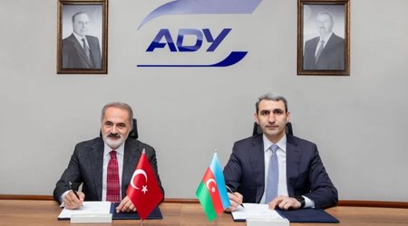 Azərbaycan və Türkiyə arasında dəmir yolu sahəsində yeni sənəd imzalanıb