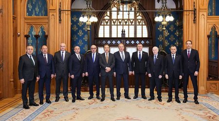 Lavrov MDB ölkələrinin səfirləri ilə görüşüb