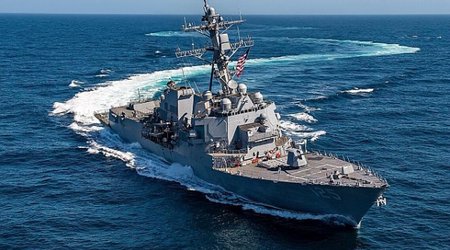 Американский эсминец в израильском порту