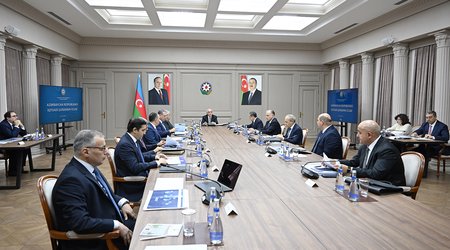 Baş nazir iclas keçirib