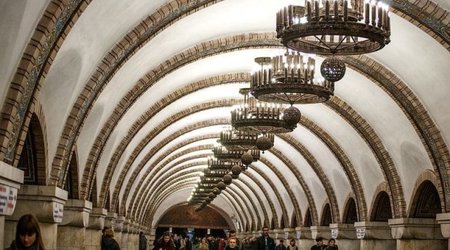Kiyev metrosu fəaliyyətini dayandırdı