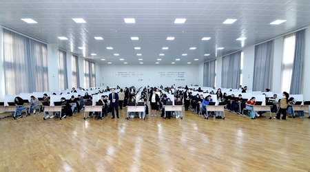 Bakıda ilk dəfə elektron qaydada eksternat imtahanları keçirildi