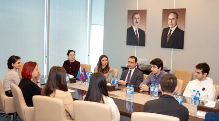 Azercell Gənclər Günü ərəfəsində Beynəlxalq İnformatika Olimpiadası üzrə milli komanda ilə görüş keçirib