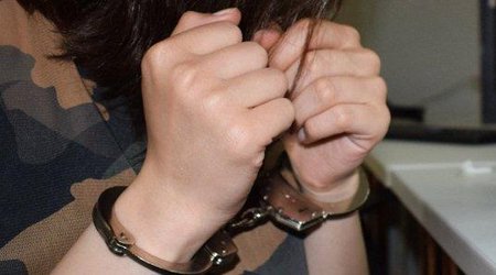 Anasını döydüyü üçün atasını öldürən 15 yaşlı qız həbs olunub