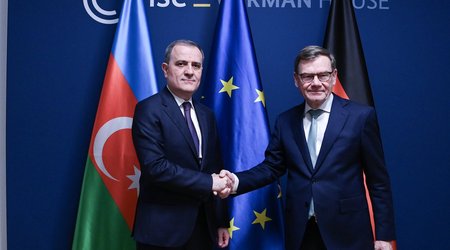 Ceyhun Bayramov Almaniyanın XİN rəhbəri ilə görüşüb