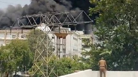 Iran Military Aircraft Crashes During Night Training Flight, One Pilot Killed