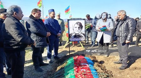 Xocalı soyqırımında itkin düşən qadının qalıqları dəfn edilib