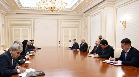Aliyev receives Iran’s roads minister in Baku