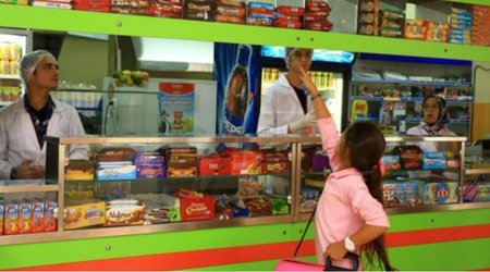 Deputat təklif edir ki, məktəb bufetlərində xüsusi uşaq menyuları olsun