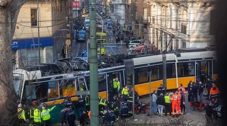 В Милане трамвай сошел с рельсов, есть погибшие