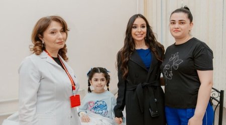 Leyla Əliyeva Bakıda Uşaq Klinik Xəstəxanasını ziyarət edib