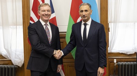 Nəbiyev britaniyalı nazirlə görüşüb