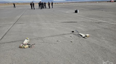 Aeroporta düşən dronun qalıqları - Fotolar