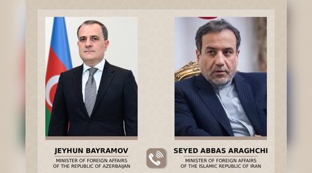 Əraqçi Ceyhun Bayramova zəng edib
