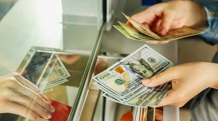 Vətəndaşların banklarda əmanətlərinin həcminin 31%-ə yaxını xarici valyutatadır