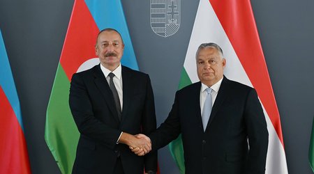 Orban İlham Əliyevə zəng edib